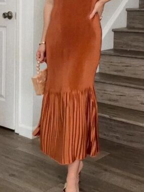Women's Rust Pleated Hem Satin Skirt